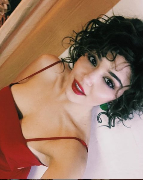 Hande Erçel menajerine ateş püskürdü