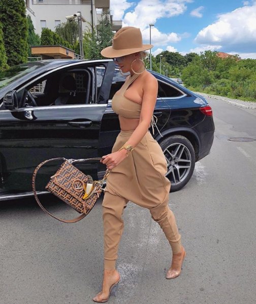 Jelena Karleusa yine nefes kesti 