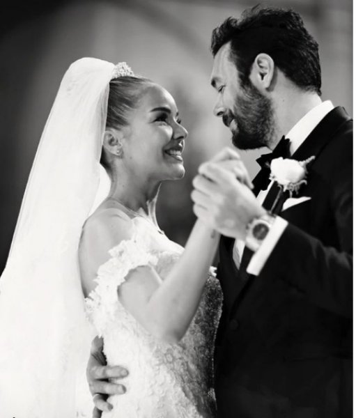 Bengü ve Selim Selimoğlu dünyaevine girdi 