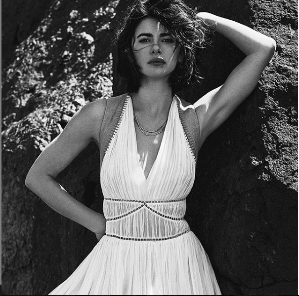 Nesrin Cavadzade Sete taş gibi gidiyorum