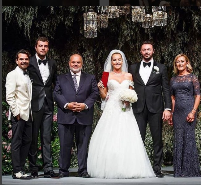 Bengü ve Selim Selimoğlu dünyaevine girdi 