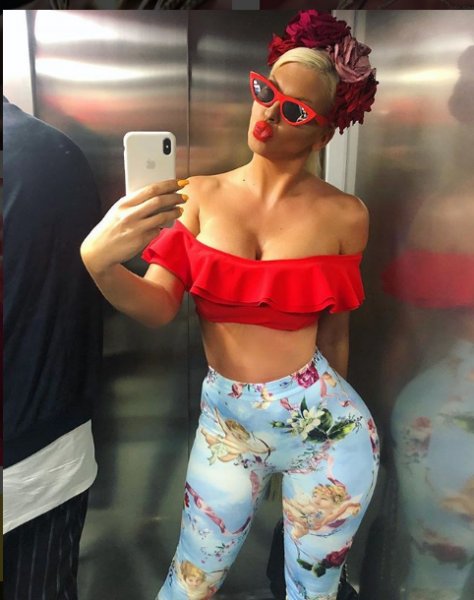 Jelena Karleusa yine nefes kesti 