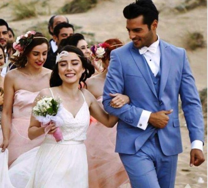 Oyuncu çift Serkan Çayoğlu ile Özge Gürel evleniyor