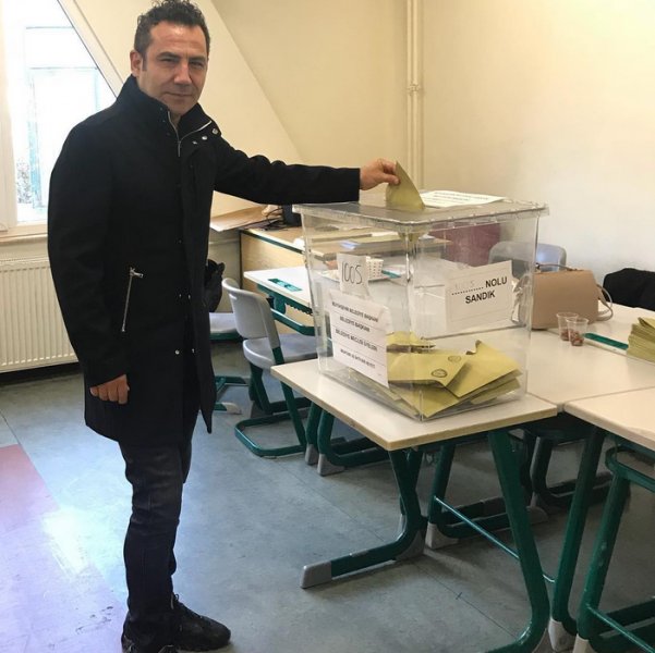 Oy kullanan ünlüler