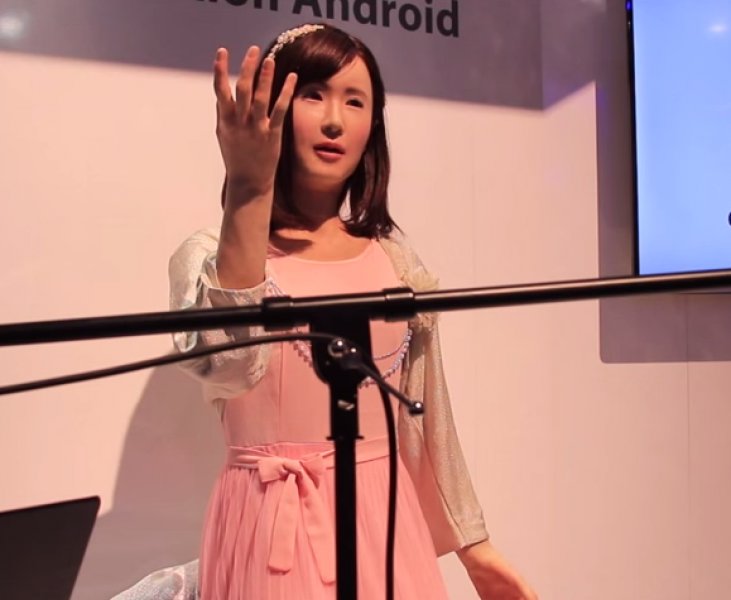 Toshiba ilk geyşa robotunu tanıttı