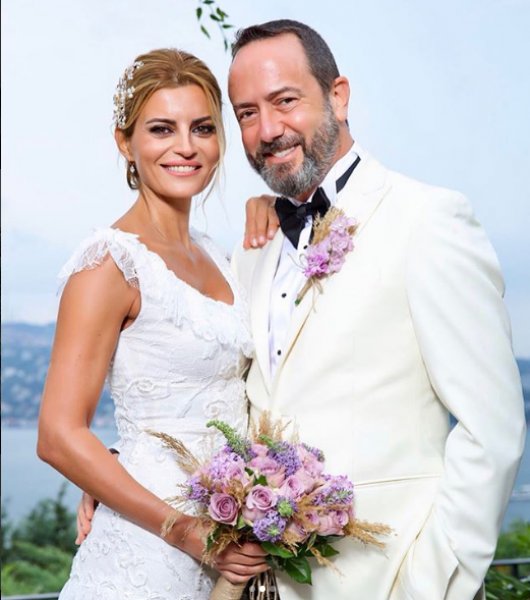 Ece Vahapoğlu dünya evine girdi