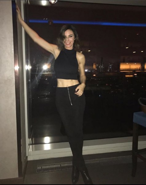 Defne Samyeli'den bikinili paylaşım