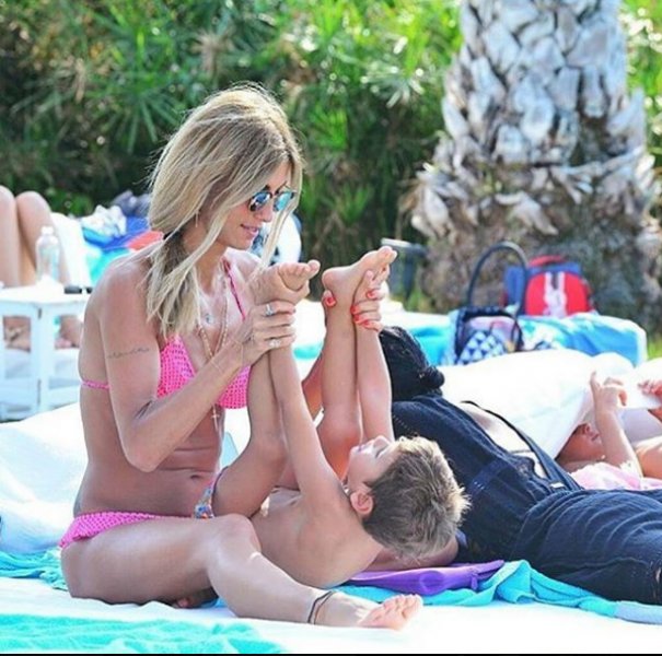 Çağla Şıkel'den oğlu Kuzey'e doğum günü kutlaması