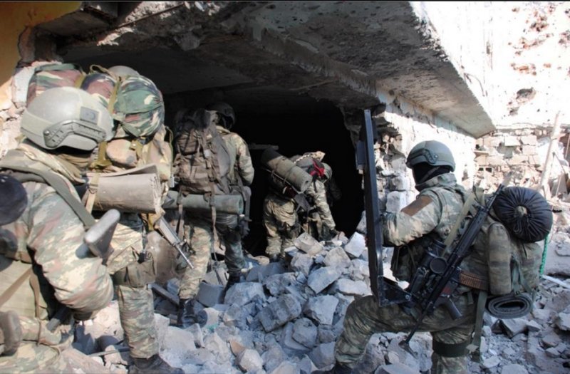 PKK okulları önce karargah yaptı sonra yaktı