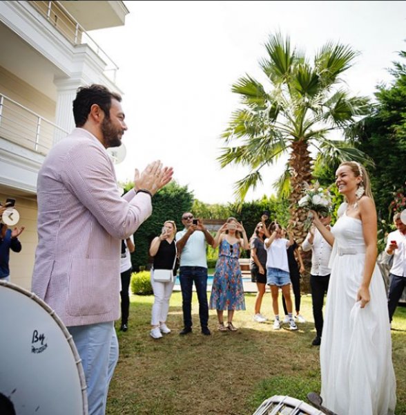 Bengü ve Selim Selimoğlu dünyaevine girdi 