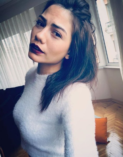 Demet Özdemir tatil özlemini dile getirdi 
