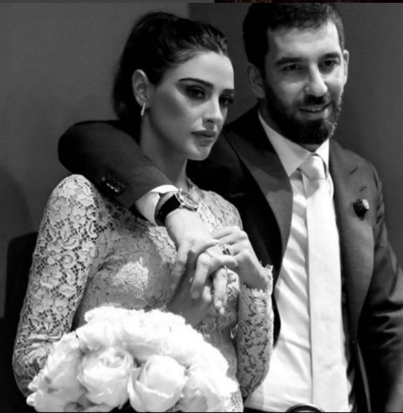 Aslıhan Doğan'a sürpriz doğum günü 