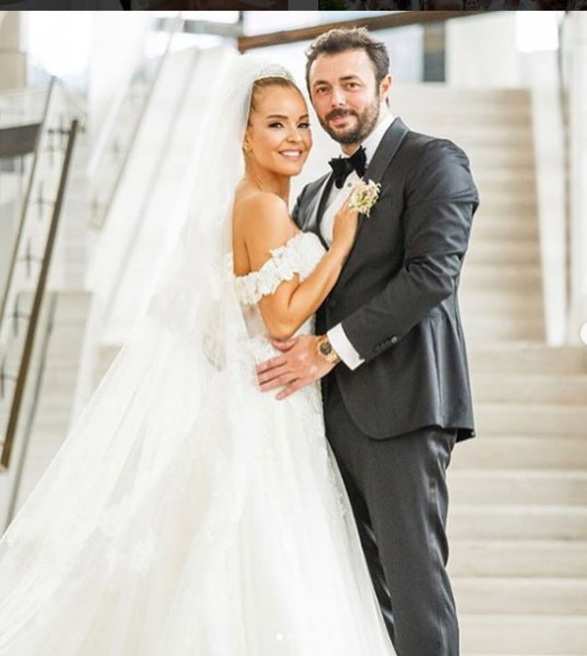 Bengü ve Selim Selimoğlu dünyaevine girdi 