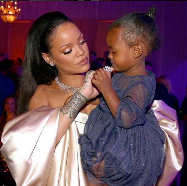 Rihanna'ya Barbados hükümetinden görev