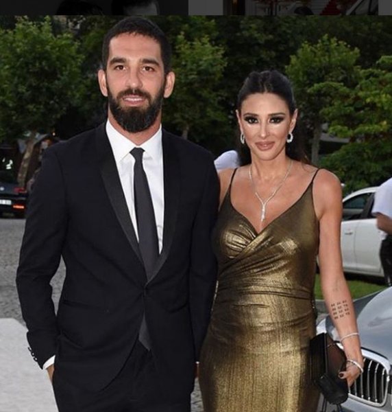 Aslıhan Doğan'a sürpriz doğum günü 