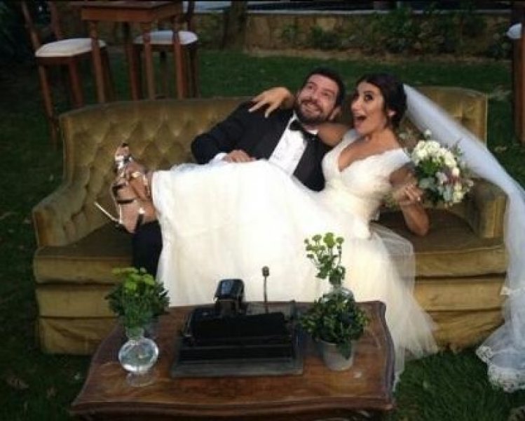 İrem Derici Rıza Esendemir'le evlendi