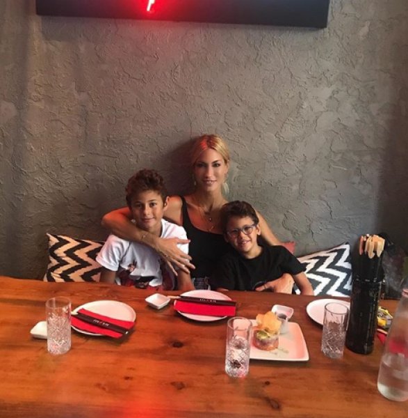 Çağla Şıkel'den oğlu Kuzey'e doğum günü kutlaması