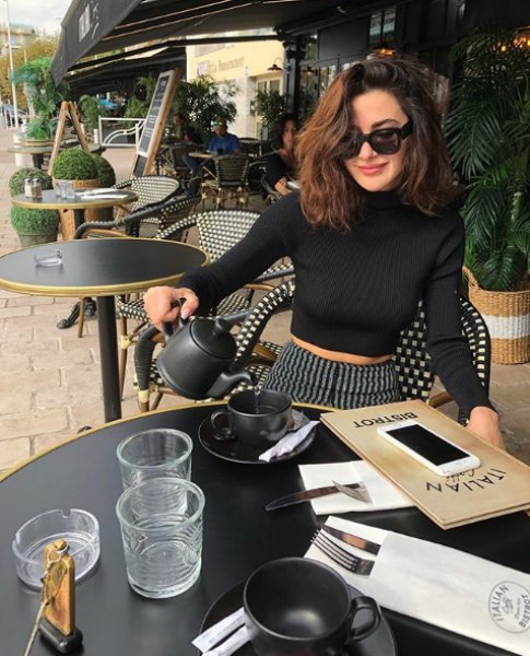 Nesrin Cavadzade: Sete taş gibi gidiyorum