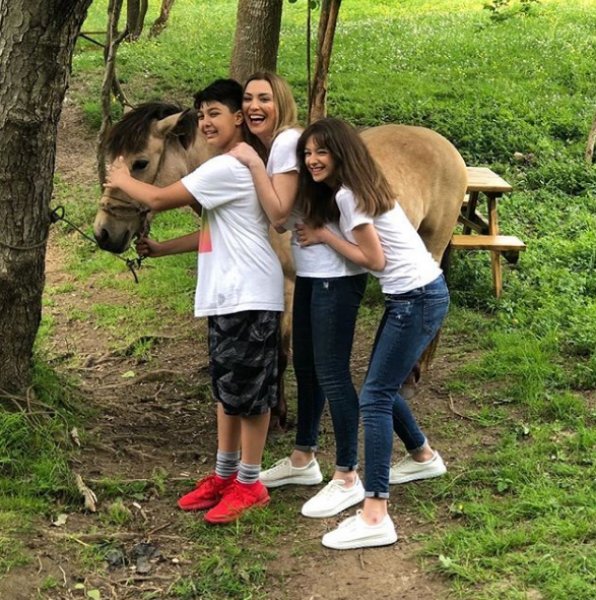 Arzu Yanardağ'ın kızı büyüdü 