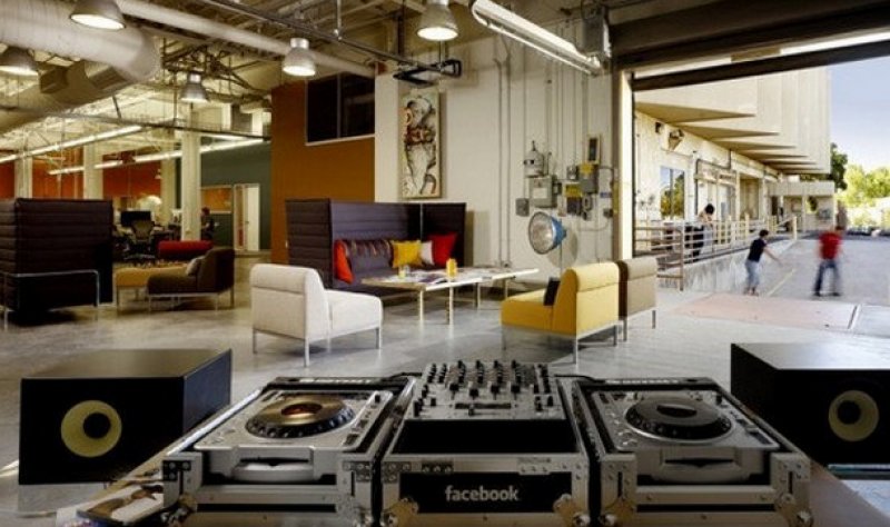 Facebook'un ofisleri görüntülendi
