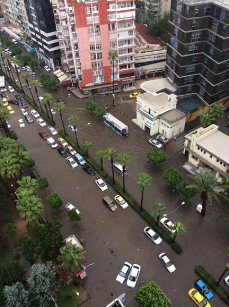 Adana'da sağanak yağış 