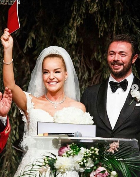 Bengü ve Selim Selimoğlu dünyaevine girdi 