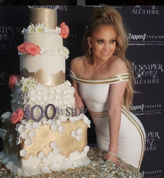 Jennifer Lopez'den cesur mayolu poz