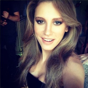 Serenay Sarıkaya imaj değiştirdi 