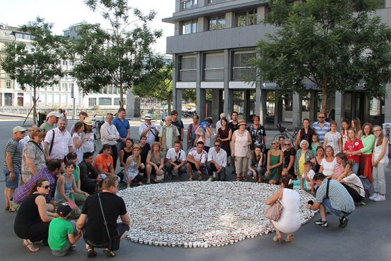 Srebrenitsa Katliamı'nın kurbanları kahveyle anılıyor