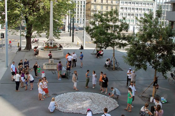 Srebrenitsa Katliamı'nın kurbanları kahveyle anılıyor
