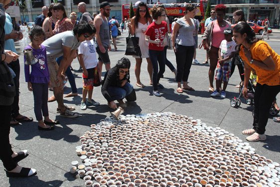 Srebrenitsa Katliamı'nın kurbanları kahveyle anılıyor
