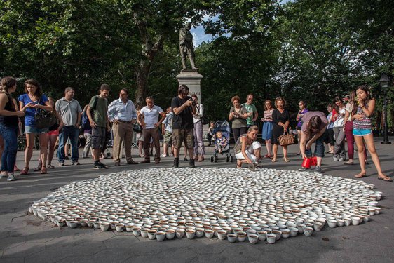 Srebrenitsa Katliamı'nın kurbanları kahveyle anılıyor