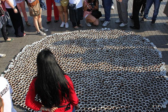 Srebrenitsa Katliamı'nın kurbanları kahveyle anılıyor