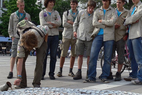 Srebrenitsa Katliamı'nın kurbanları kahveyle anılıyor