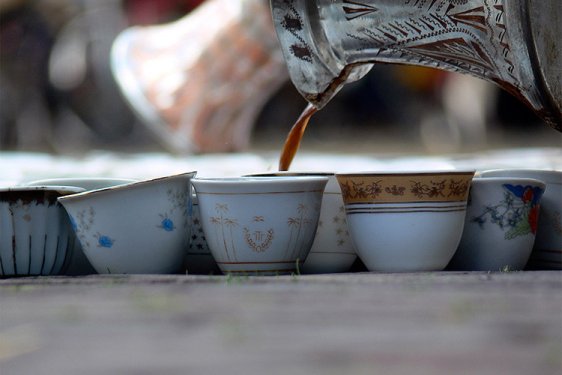 Srebrenitsa Katliamı'nın kurbanları kahveyle anılıyor