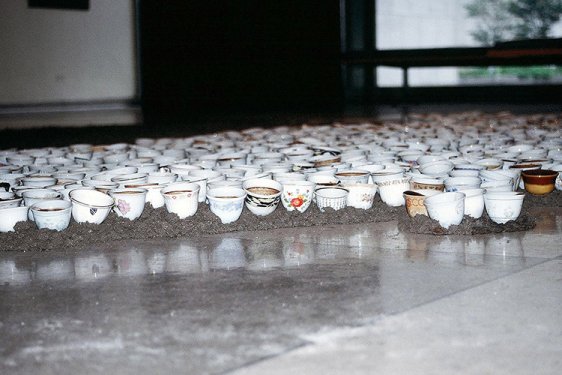 Srebrenitsa Katliamı'nın kurbanları kahveyle anılıyor