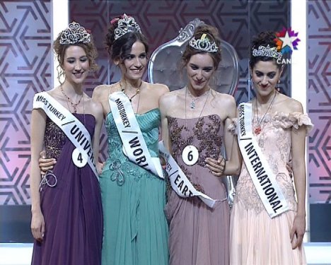 Miss Turkey 2012 güzeli Açelya Samyeli Danoğlu