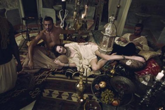 Tuğçe Kazaz dövmelerini sildirdi