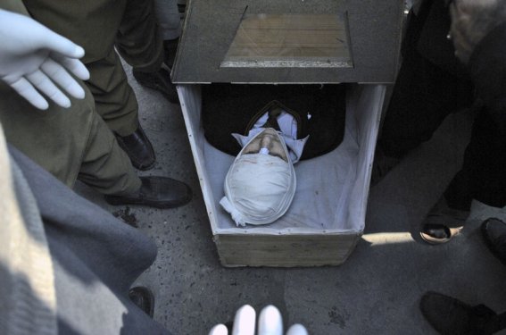 Taliban Pakistan'da 500 öğrenciyi rehin aldı