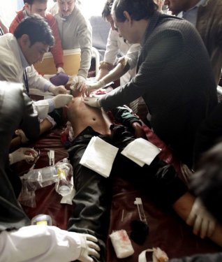 Taliban Pakistan'da 500 öğrenciyi rehin aldı