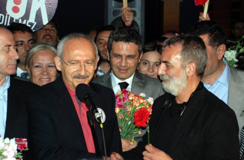 Tiyatrocular eylemde