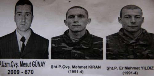 Türkiye Eruh'ta şehit olan askerlere ağlıyor