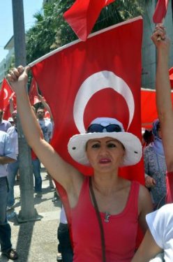 Türkiye şehitlerini andı