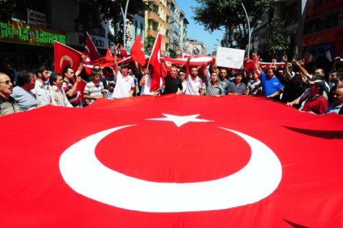 Türkiye şehitlerini andı