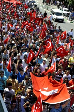 Türkiye şehitlerini andı