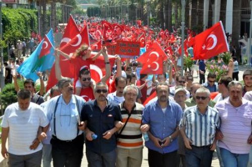 Türkiye şehitlerini andı