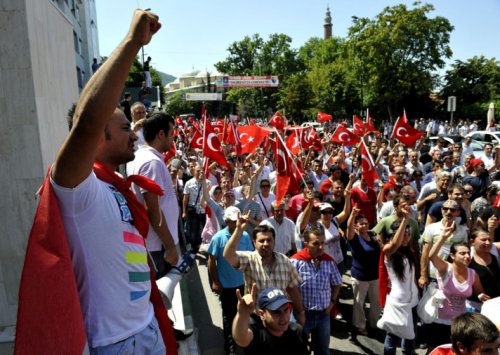 Türkiye şehitlerini andı