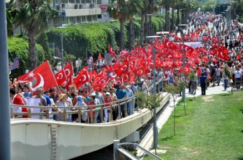 Türkiye şehitlerini andı