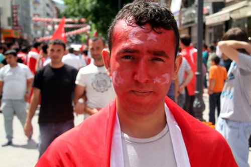 Türkiye şehitlerini andı