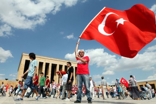 Türkiye şehitlerini andı